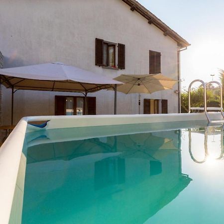 גוביו Borgo Santa Lucia Apartment With Private Parking & Garden מראה חיצוני תמונה