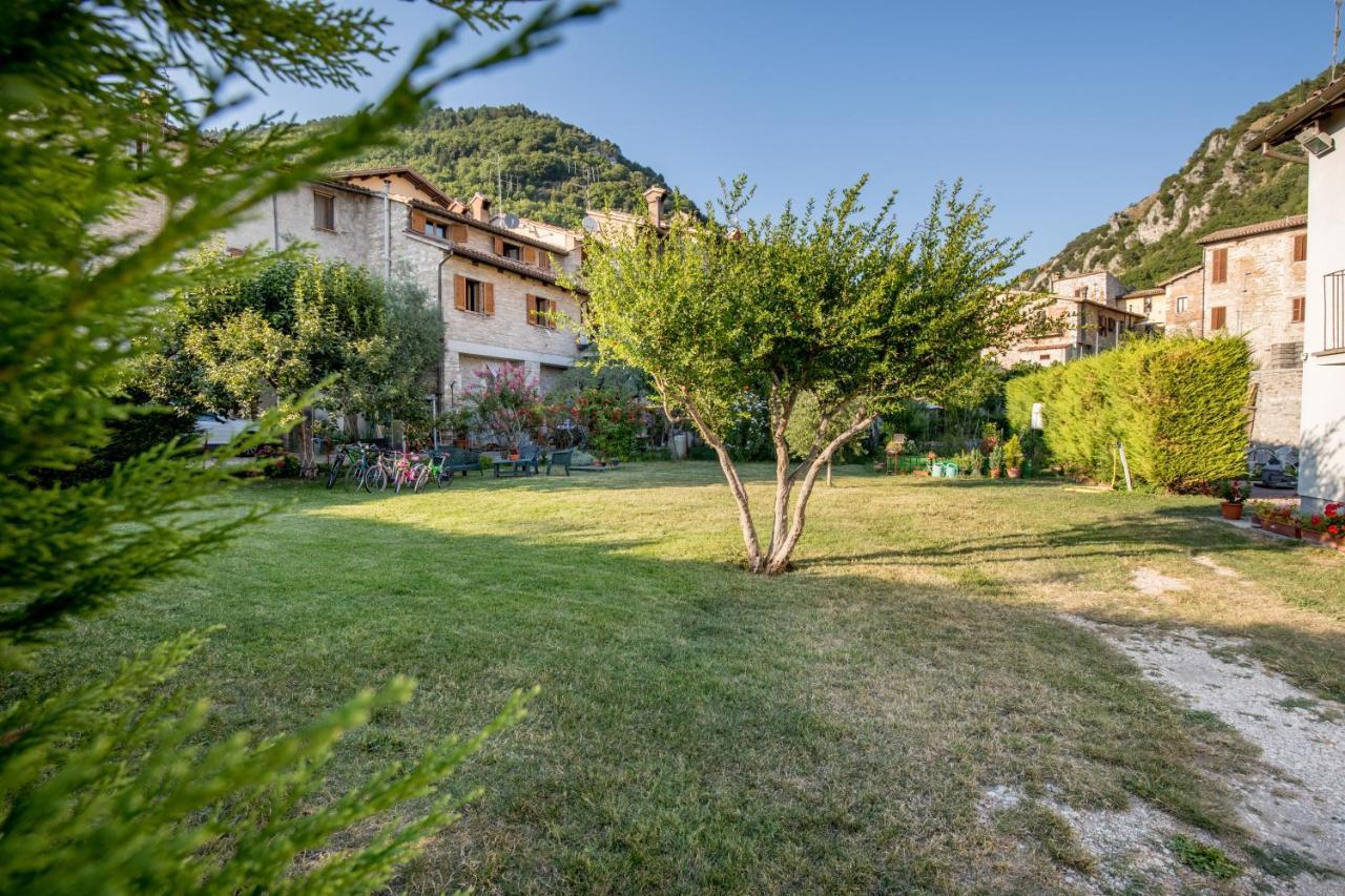 גוביו Borgo Santa Lucia Apartment With Private Parking & Garden מראה חיצוני תמונה