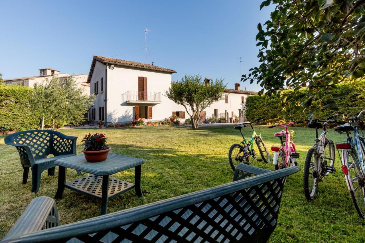 גוביו Borgo Santa Lucia Apartment With Private Parking & Garden מראה חיצוני תמונה