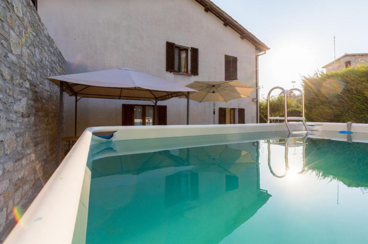 גוביו Borgo Santa Lucia Apartment With Private Parking & Garden מראה חיצוני תמונה