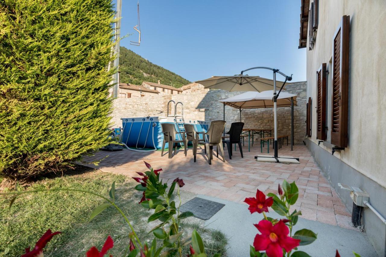 גוביו Borgo Santa Lucia Apartment With Private Parking & Garden מראה חיצוני תמונה